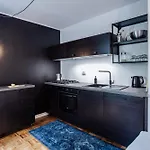 Spacious Near The Airport And Bus Station * تالين