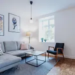 Spacious Near The Airport And Bus Station تالين