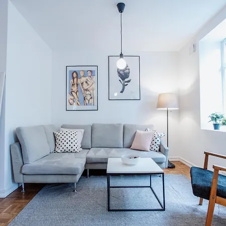 Spacious Near The Airport And Bus Station