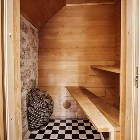 Appartement Spacious Near The Airport And Bus Station *