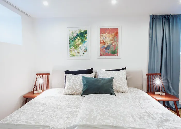 Spacious Near The Airport And Bus Station Apartman