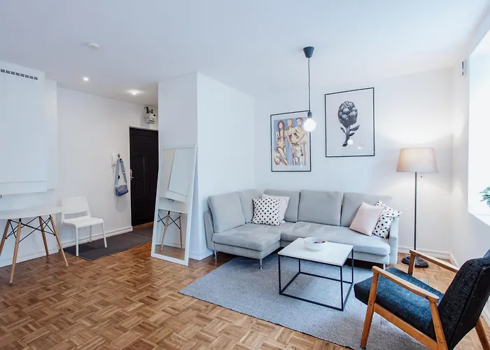 Spacious Near The Airport And Bus Station