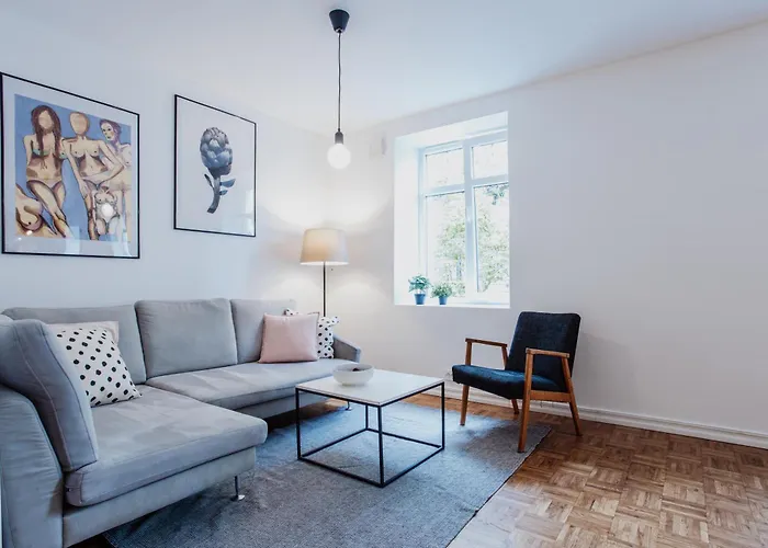 Spacious Near The Airport And Bus Station تالين