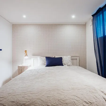 Spacious Near The Airport And Bus Station *