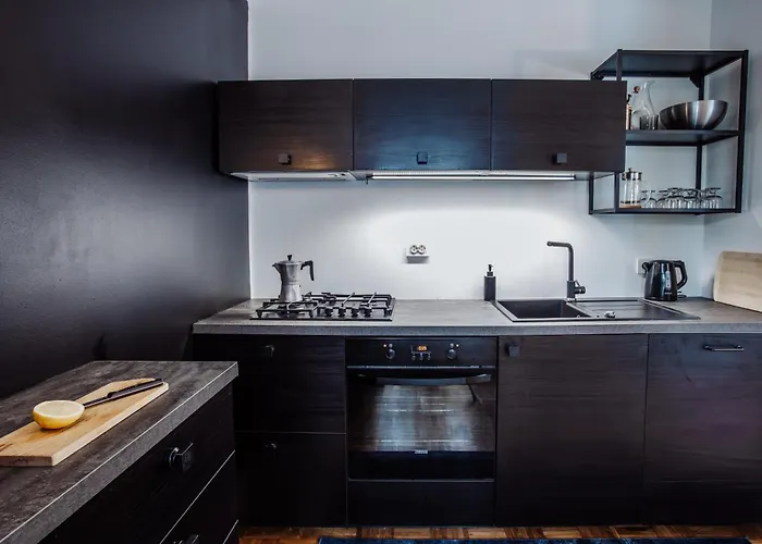 Spacious Near The Airport And Bus Station Ταλίν